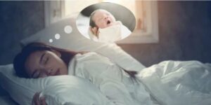 Con số may mắn khi mơ thấy em bé gái